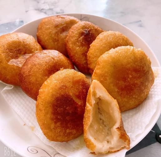 糯米面炸糕怎么做_炸糕不裂不硬的秘诀