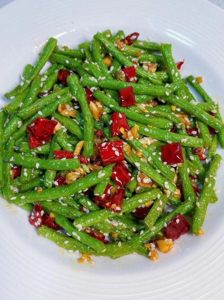 煎豆角怎么做好吃_家常煎豆角的做法步骤