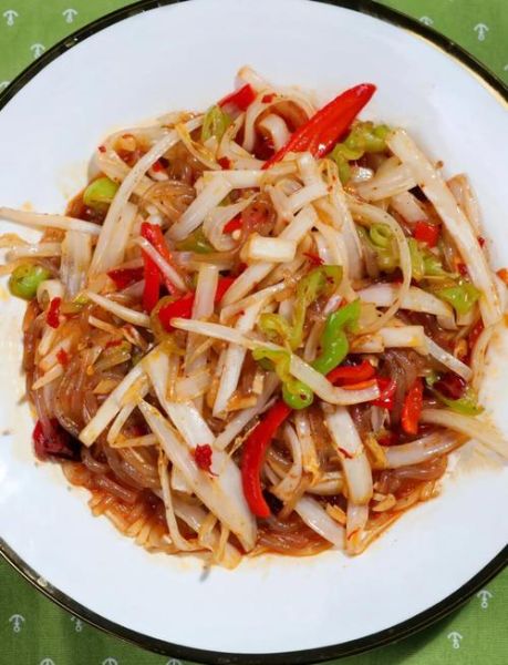 圆白菜炒粉条怎么做好吃_圆白菜炒粉条的家常做法