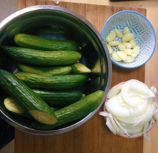 黄瓜洋葱凉拌怎么做_凉拌黄瓜洋葱要不要焯水