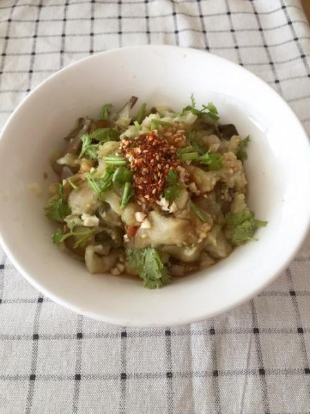 拌茄泥的家常做法_拌茄泥怎么做好吃又简单