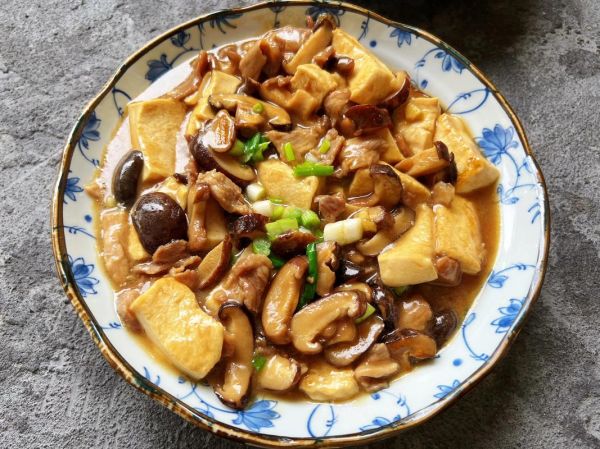 炒豆腐的家常做法_豆腐怎么炒才嫩滑不碎