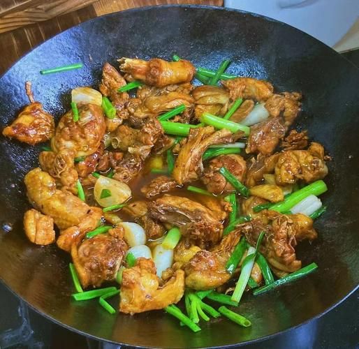 家常炒鸡怎么做_家常炒鸡需要焯水吗