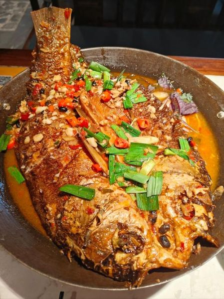 红烧鲢鱼的家常做法_红烧鲢鱼怎么做好吃又嫩