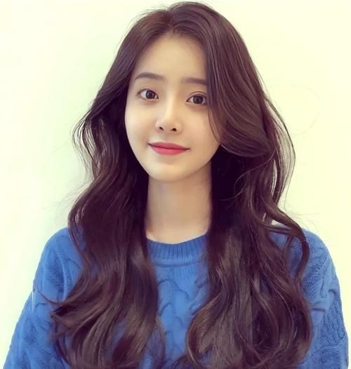 瓜子脸适合什么发型_瓜子脸怎么化妆