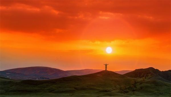梦到日月同辉_是什么意思