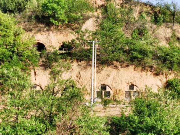 梦到住窑洞是什么意思_梦到住窑洞预示什么