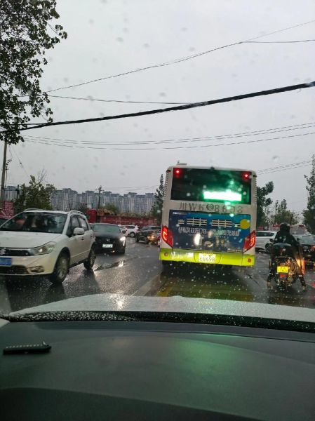 梦到路堵了是什么意思_梦见堵车怎么化解