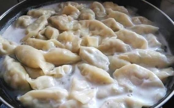 梦到煮饺子是什么意思_梦见煮饺子预示什么