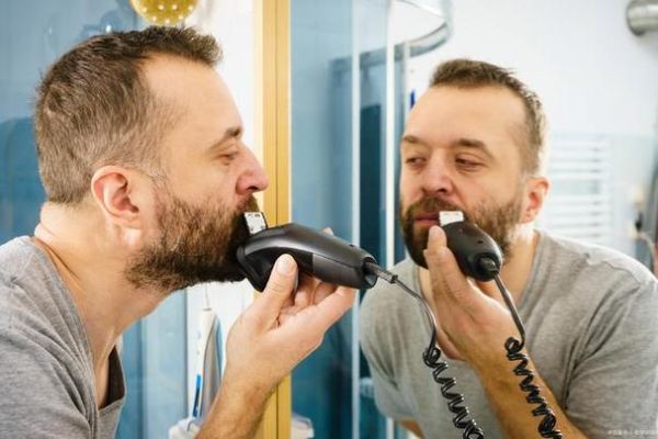 男人梦见刮胡子是什么意思_梦见自己刮胡子好不好