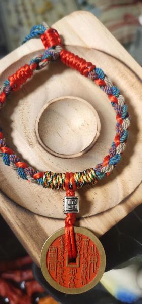 身上戴什么招财_佩戴什么饰品能提升财运