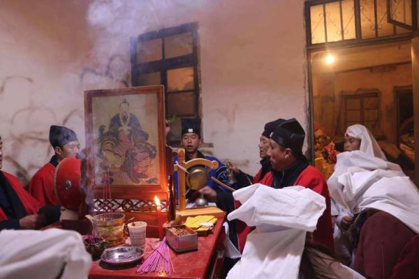 梦到死人又死了办丧事_梦见死人又办丧事是什么意思