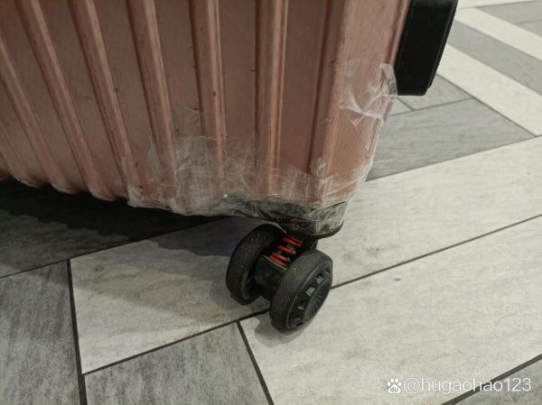 梦到行李箱破了_意味着什么