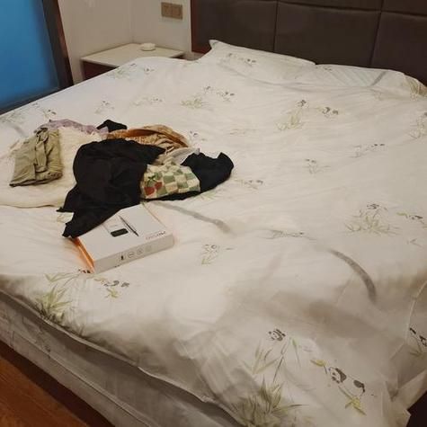 梦到床脏了是什么意思_梦见床单被弄脏了怎么办