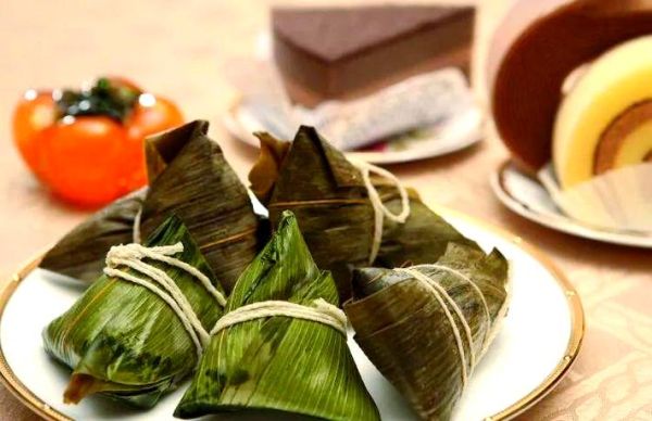 梦到吃粽子什么意思_梦见吃粽子是什么预兆