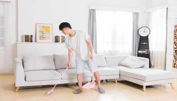 梦到帮别人扫地是什么意思_如何化解