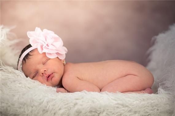 梦到小女孩是什么意思_梦见小女孩的预兆