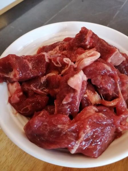 梦见吃牛肉财运_梦见吃牛肉预示什么