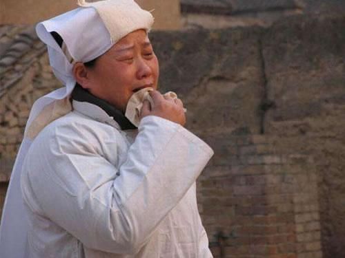 梦到有人戴孝是什么意思_梦见戴孝是吉是凶