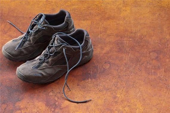 梦到红鞋是什么意思_红鞋梦境解析