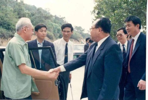 李光耀属什么生肖_李光耀属龙性格分析