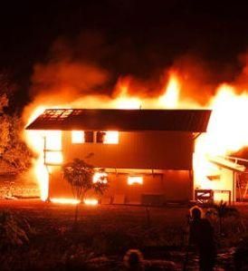 梦到房子着火什么意思_房子着火梦境解析