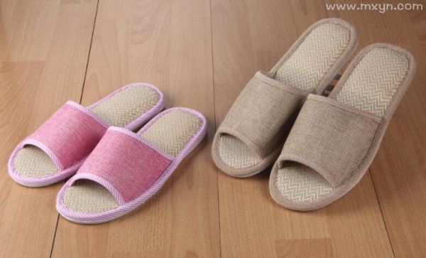 梦到拖鞋是什么意思_梦见拖鞋丢了代表什么