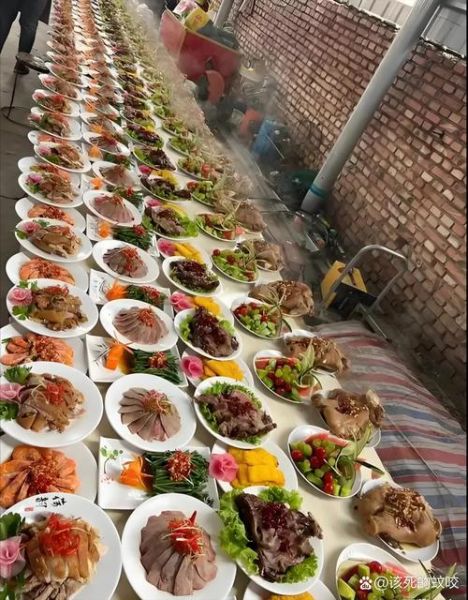 梦到参加葬礼吃饭_什么预兆