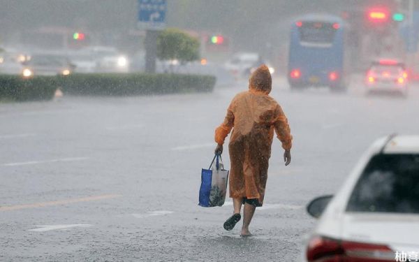 孕妇梦见下大雨是什么意思_孕妇梦见大雨生男生女