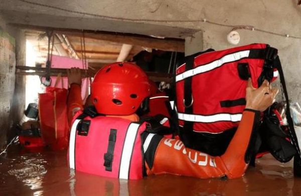 梦到家里屋顶漏水_梦见屋顶漏水是什么意思