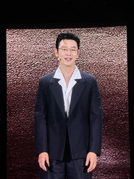 黄晓明属什么生肖_黄晓明属相性格分析