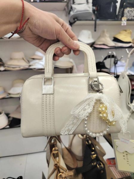 白色包包财运如何_白色包包招财吗