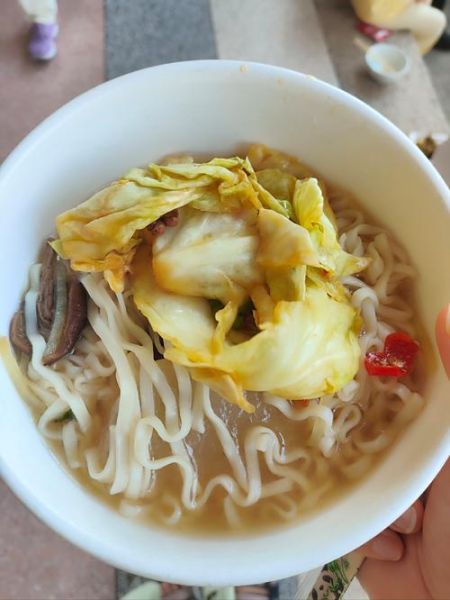 梦到吃挂面是什么意思_梦见吃挂面好不好