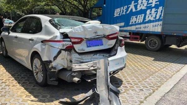 梦到有人被车撞死_什么预兆