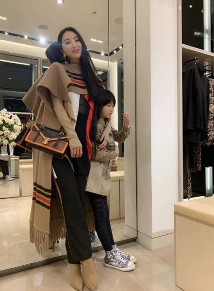 曹格老婆属什么_曹格老婆吴速玲生肖